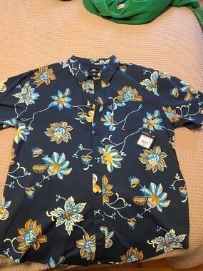 O'Neill Navy Floral Short-Sleeve Button-Down with Yellow & Light Blue Flowers